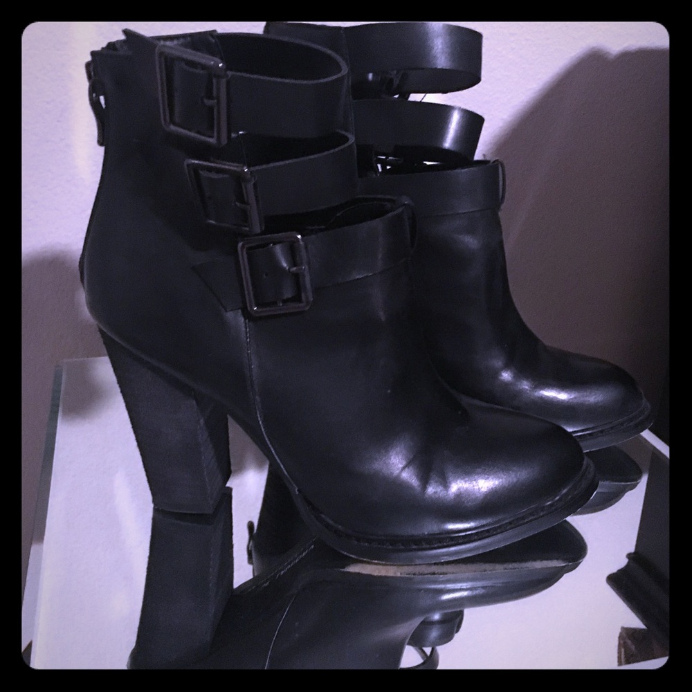 Chinese Laundry Black Booties 8.5